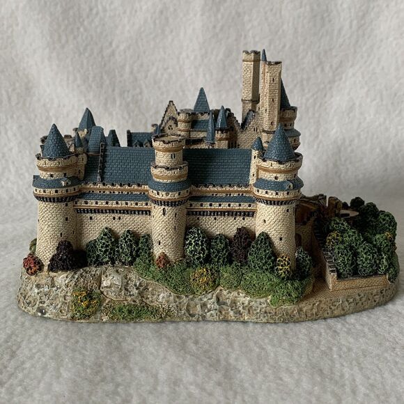 RARE Danbury Mint Pierrefonds Castle of the Enchanted Castles of Europe Series - Picture 3 of 14
